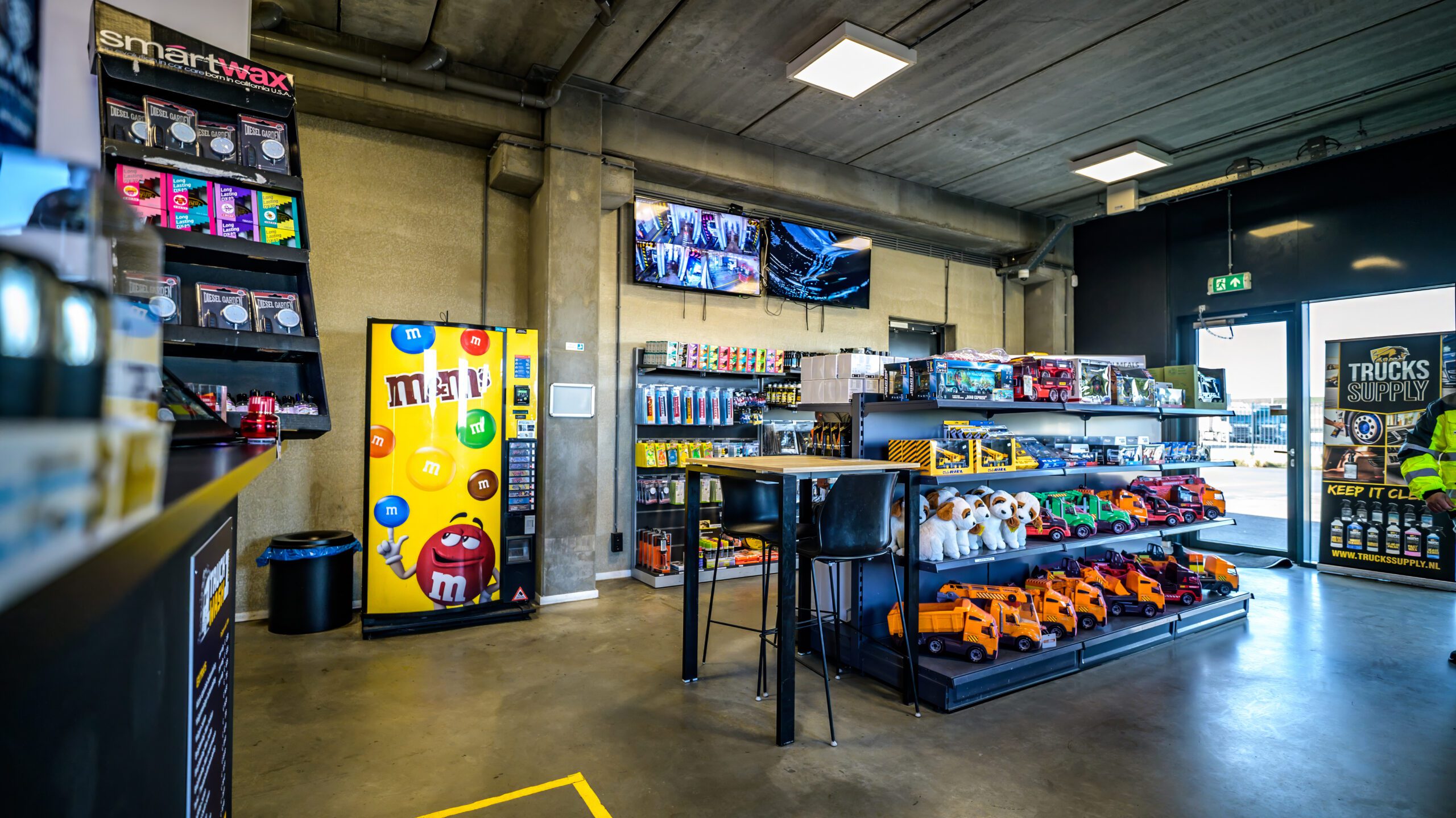 Truckshop bij Truckwash 1 Group - Maasvlakte