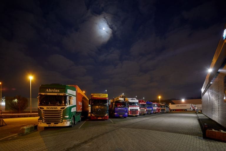truckparking eindhoven met grote parkeerplaats voor vrachtwagens